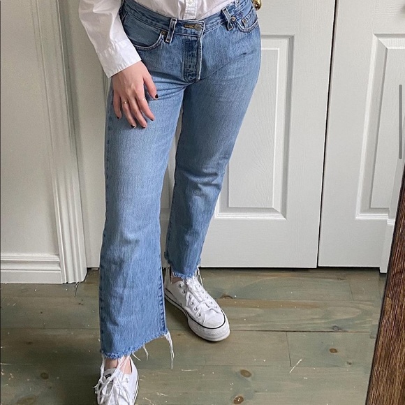 Light Wash Levis - Picture 4 of 4